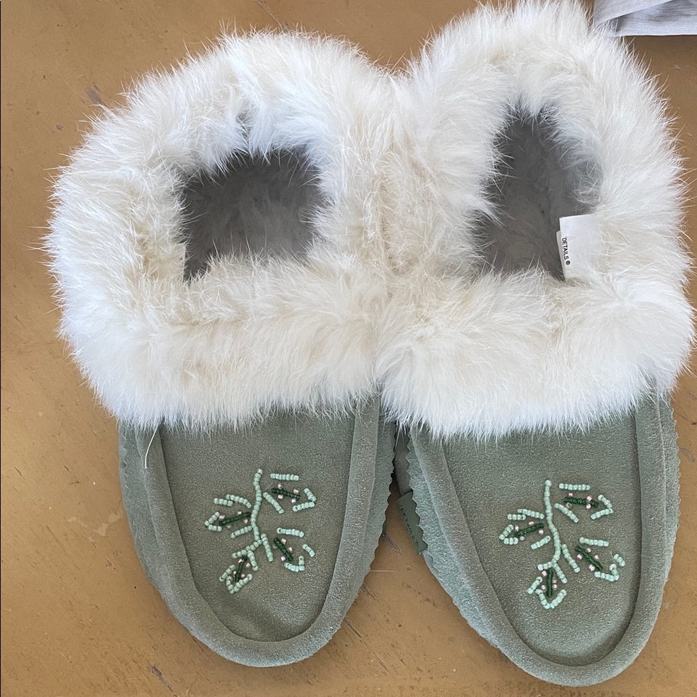 Cozy suede beaded Women's moccasin Slippers with real Fur trim